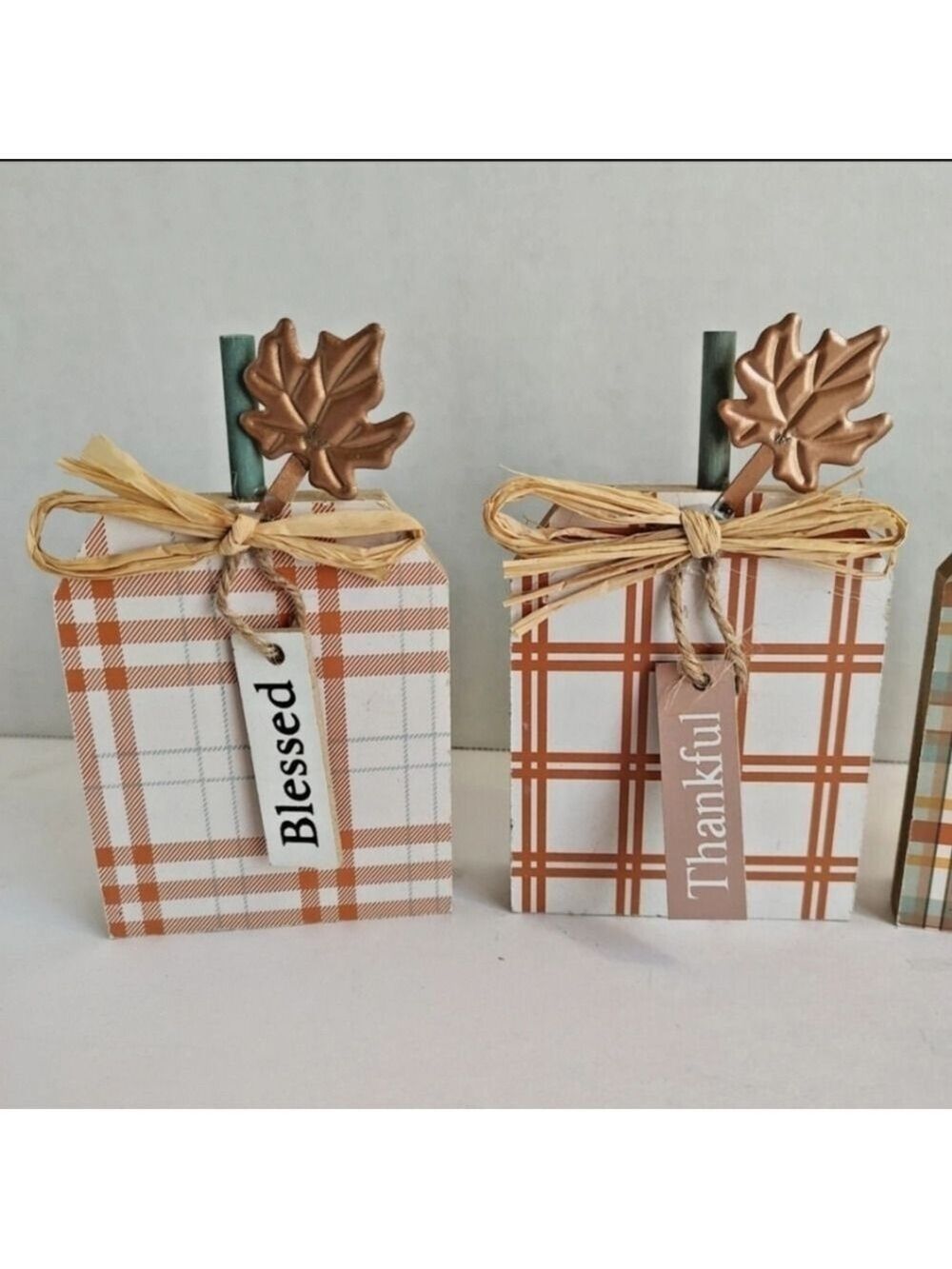 13 Fun Fall. Items 7 Fabric Pumpkins , Twine 1 Ea & 5 Signs AMAZIMG SO cut - Picture 13 of 14